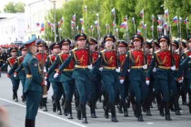На центральной площади Вольска прошел парад