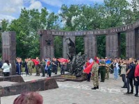 В Парке Победы на Соколовой горе г.Саратов  состоялась церемония занесения имен погибших в ходе специальной военной операции на мемориал «Землякам, погибшим в локальных войнах»