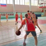 В честь Дня весны  и труда воспитанники спортивной школы провели соревнования по футболу и баскетболу