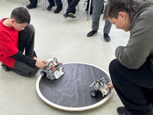 У вольчан остались яркие впечатления от соревнований по робототехнике «Битва Роботов-2026»! 