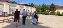 В День России для вольчан представили передвижные выставки из собрания музея в городском парке  